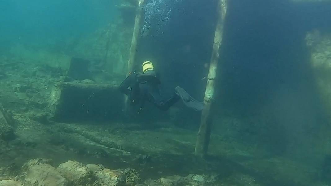 Diyarbakır’da 2 bin 400 yıllık tarihi yapılar görüntülendi 3